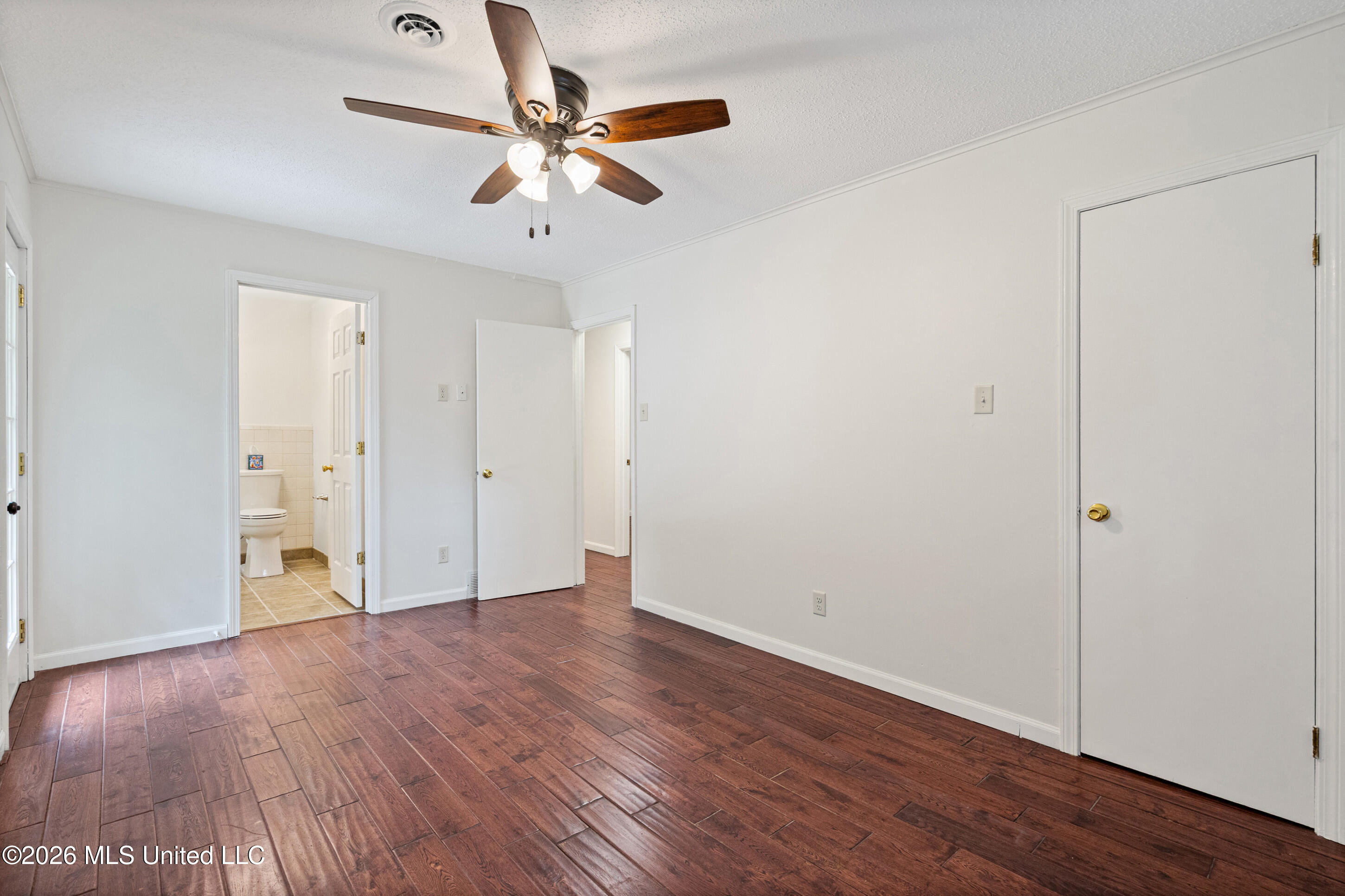 7145 Westbranch Road Olive Branch, MS 38654 - Photo 18 of 39 Upper Level Primary Bedroom