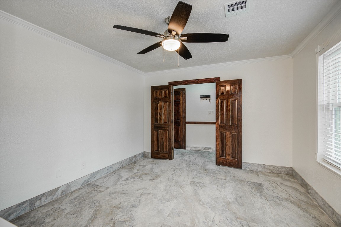 25910 Maplewood Drive Spring, TX 77386 - Photo 20 of 50 a view of an empty room and window