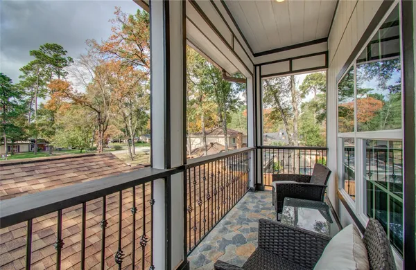 $575,000 | 25910 Maplewood Drive, Spring, TX 77386