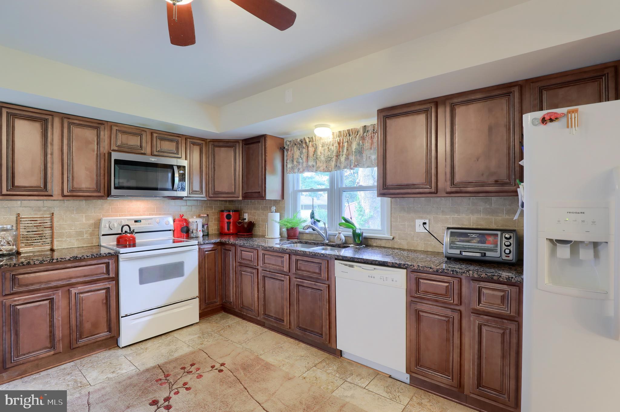 2210 Blossom Valley Road Lancaster, PA 17601 - Photo 10 of 31 Gallery Image 10