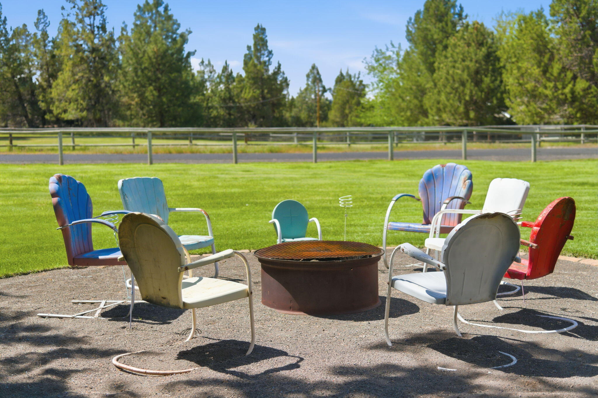 22539 Martee Lane Bend, OR 97701 - Photo 38 of 54 a view of a chairs and table in patio