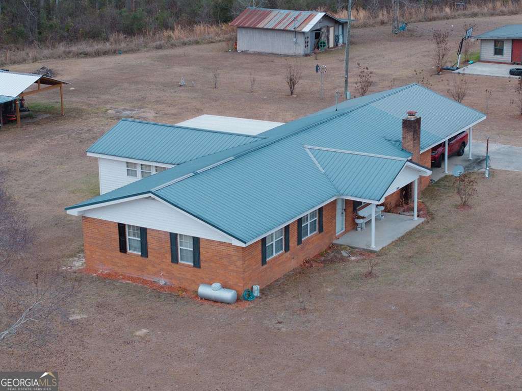 898 Sycamore Lane Baxley, GA 31513 - Photo 2 of 20