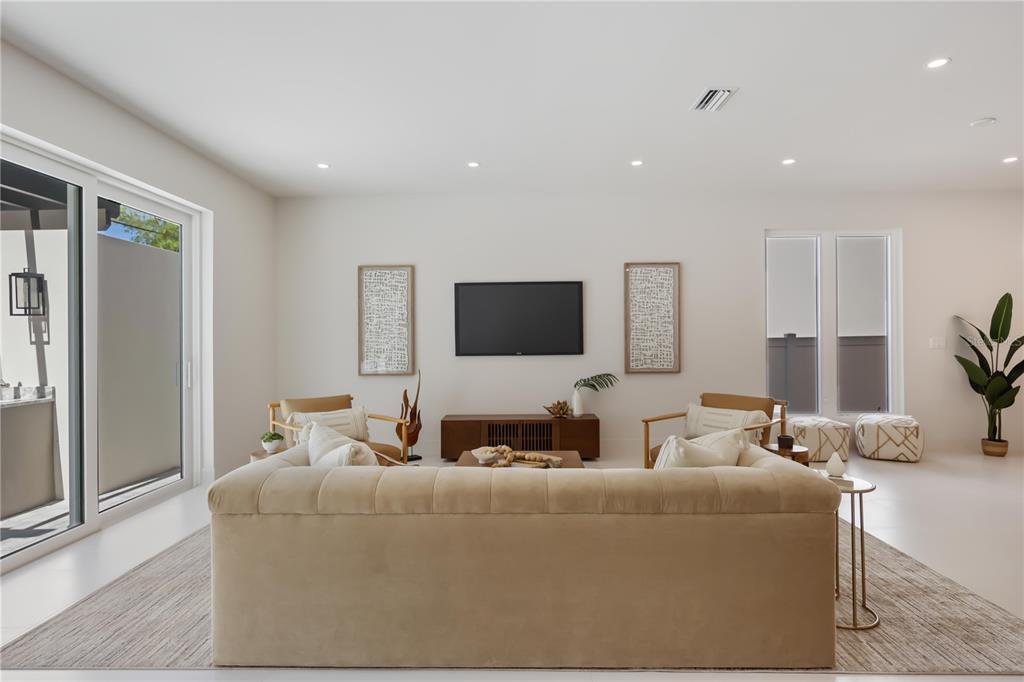 2596 Floyd Street Sarasota, FL 34239 - Photo 26 of 84