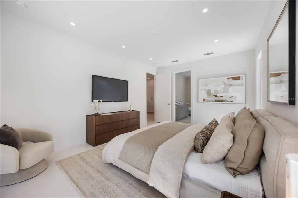 2596 Floyd Street Sarasota, FL 34239 - Photo 29 of 84