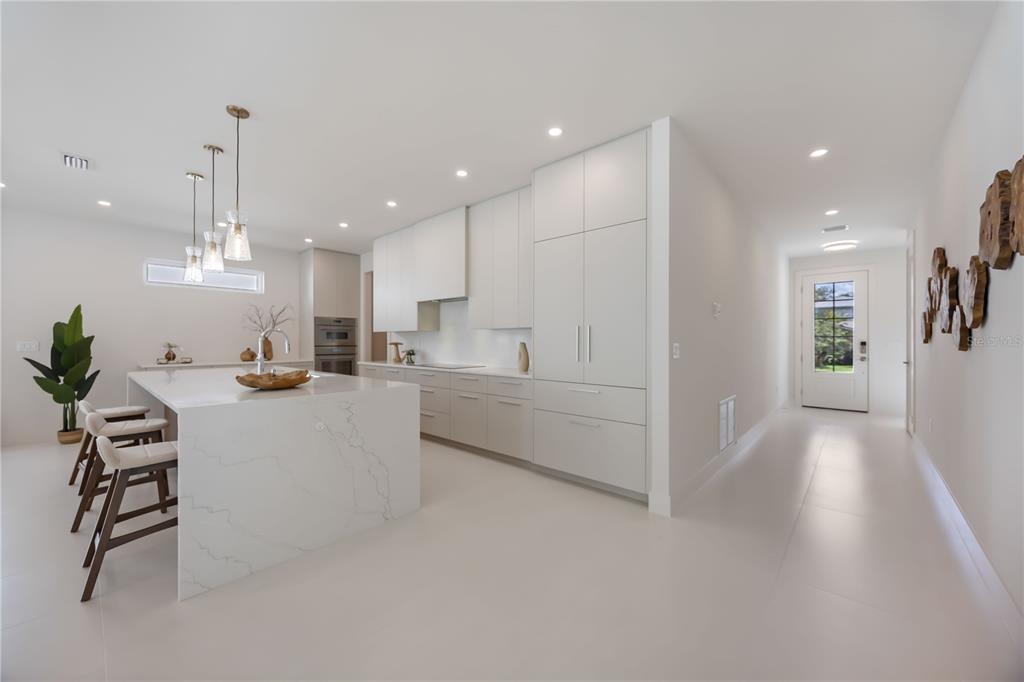 2596 Floyd Street Sarasota, FL 34239 - Photo 3 of 84