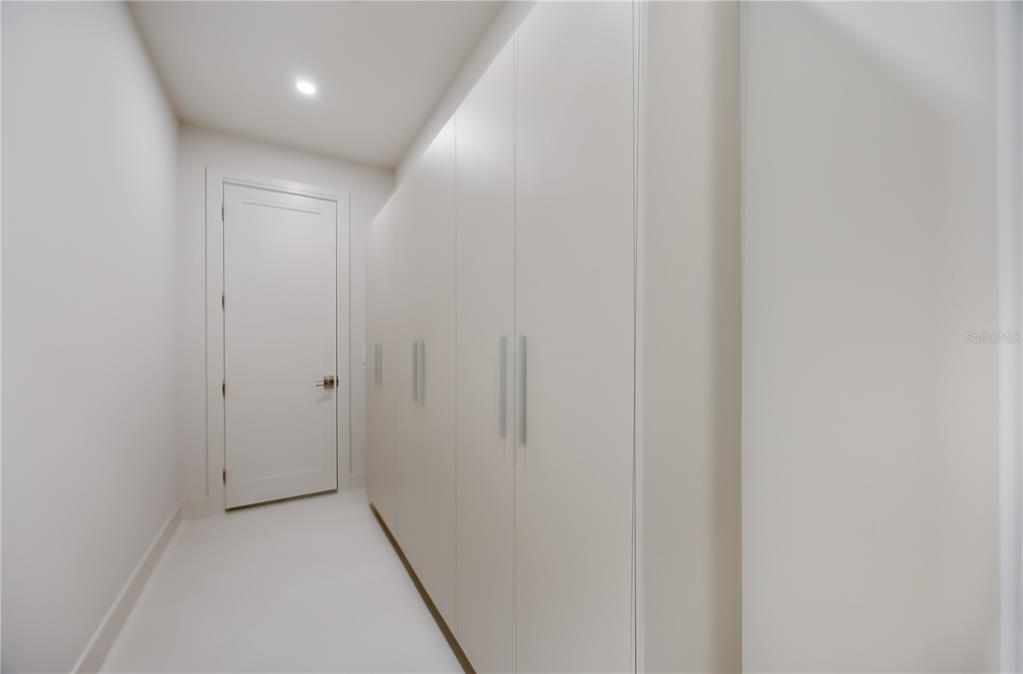 2596 Floyd Street Sarasota, FL 34239 - Photo 32 of 84