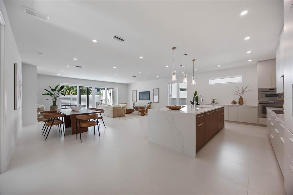 2596 Floyd Street Sarasota, FL 34239 - Photo 4 of 84