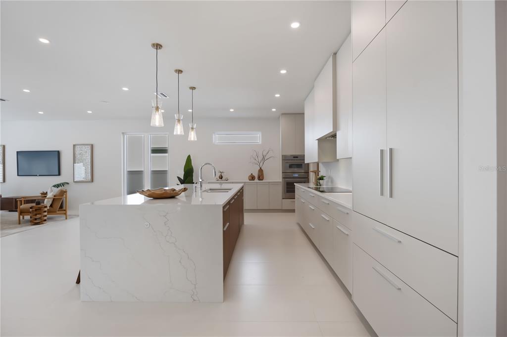 2596 Floyd Street Sarasota, FL 34239 - Photo 5 of 84