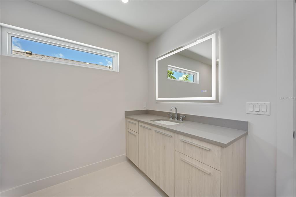 2596 Floyd Street Sarasota, FL 34239 - Photo 62 of 84