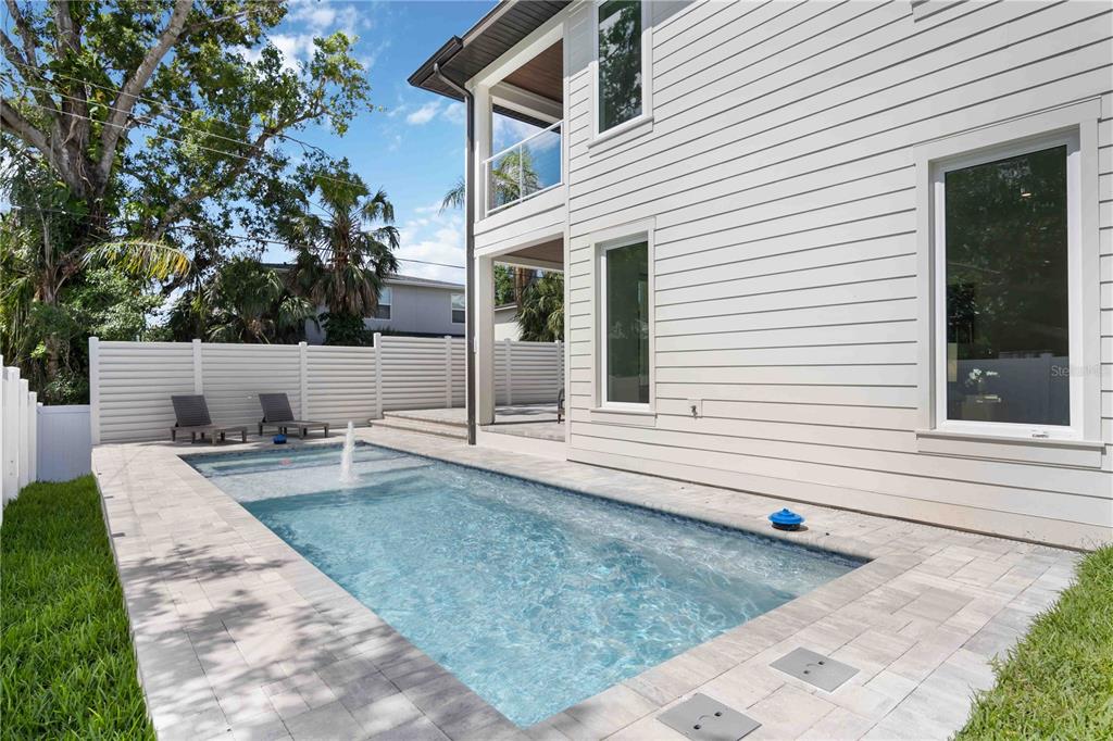 2596 Floyd Street Sarasota, FL 34239 - Photo 80 of 84