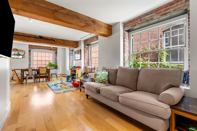 $2,400 | 240 Jackson Street, Unit 328, Lowell, MA 01852