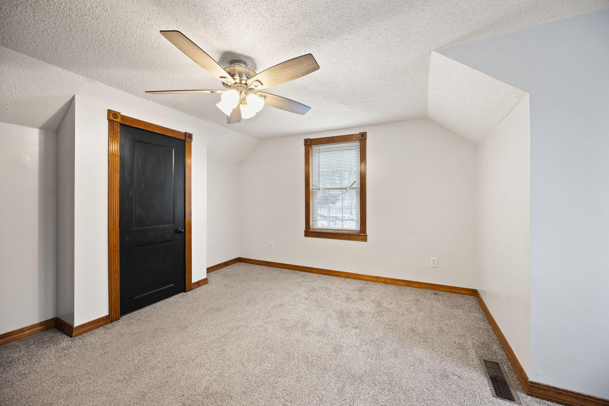 118 Gene Jones Road Stearns, KY 42647 - Photo 28 of 56 32-web-or-mls-413A1767