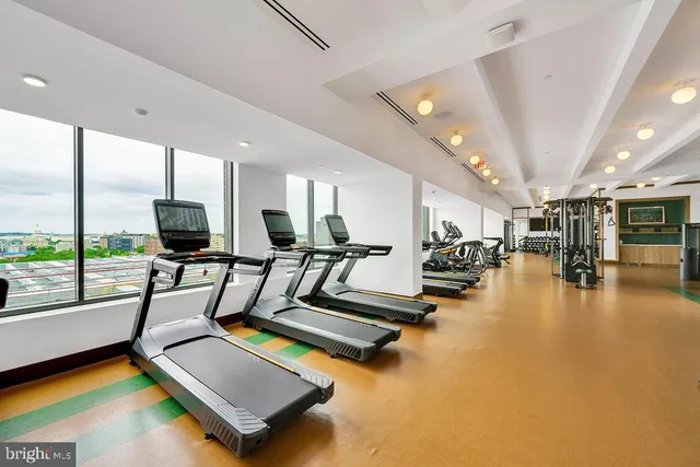 $4,633 | 113 Potomac Avenue Southwest, Unit 440, Washington, DC 20024