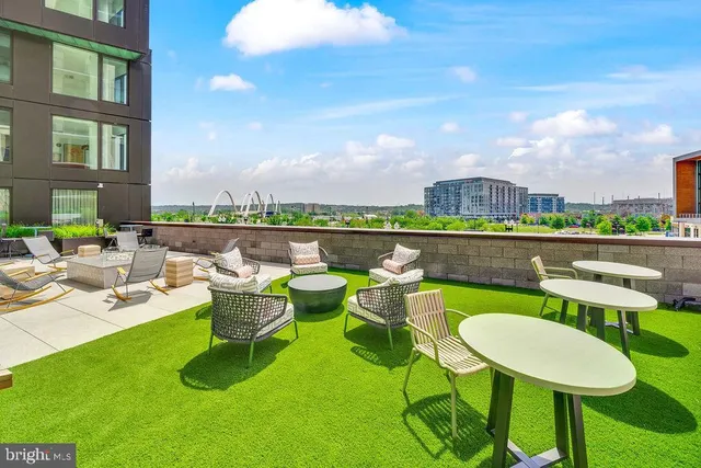 $4,633 | 113 Potomac Avenue Southwest, Unit 440, Washington, DC 20024