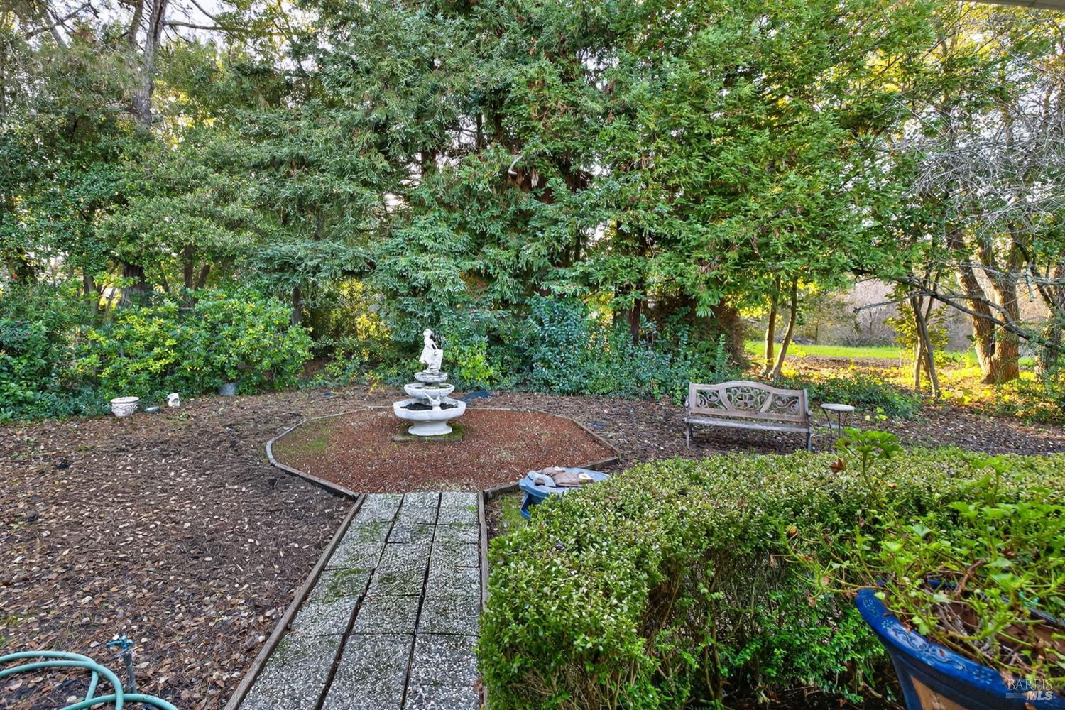 395 Circula La Cruz Rohnert Park, CA 94928 - Photo 6 of 41