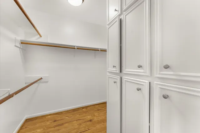 $449,000 | 33 Crystal Lake Lane, The Woodlands, TX 77380