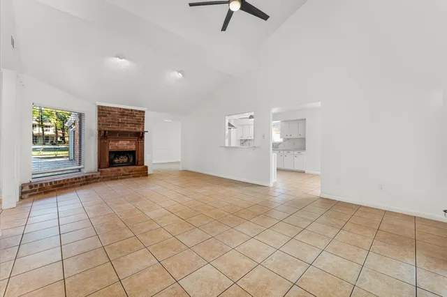 $449,000 | 33 Crystal Lake Lane, The Woodlands, TX 77380