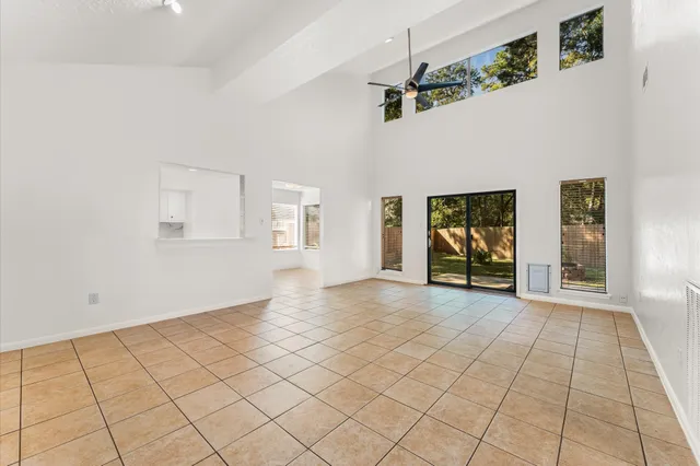 $449,000 | 33 Crystal Lake Lane, The Woodlands, TX 77380