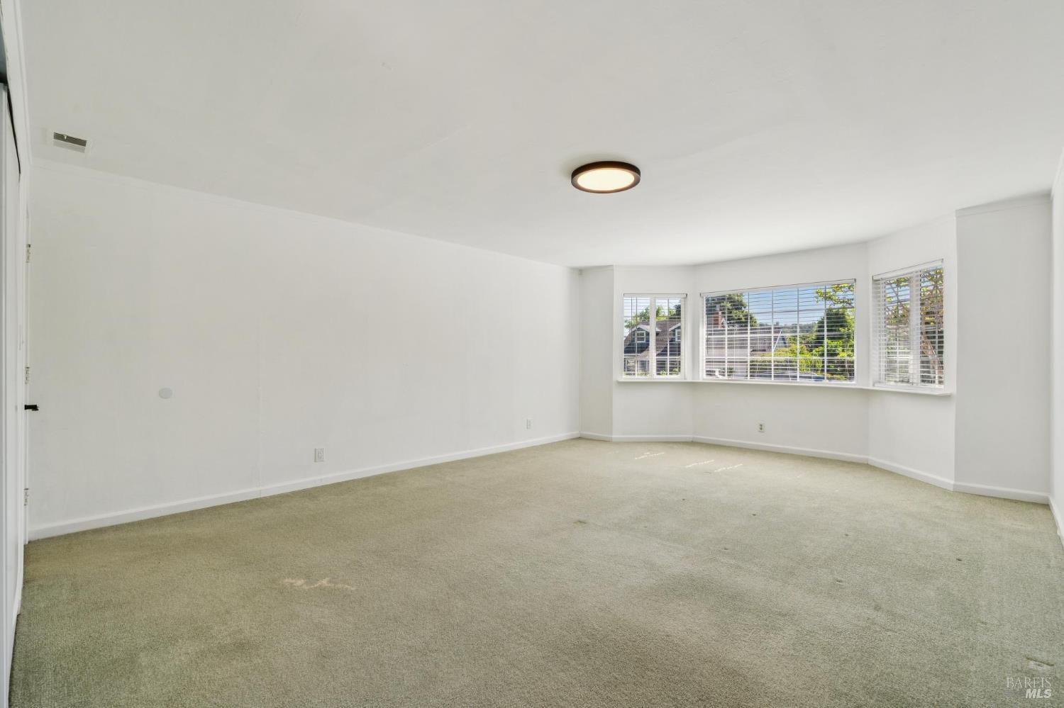 546 Pinewood Drive San Rafael, CA 94903 - Photo 20 of 52 an empty room with windows
