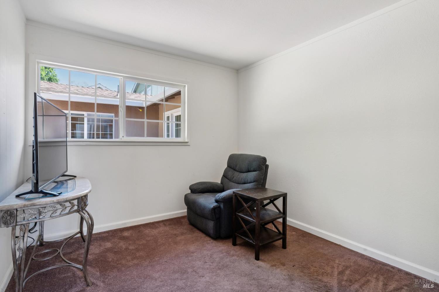 546 Pinewood Drive San Rafael, CA 94903 - Photo 27 of 52 a living room with furniture