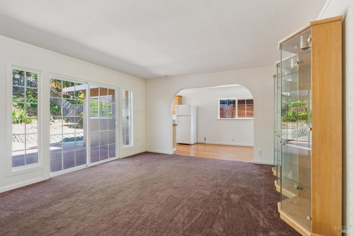 546 Pinewood Drive San Rafael, CA 94903 - Photo 10 of 52 an empty room with windows