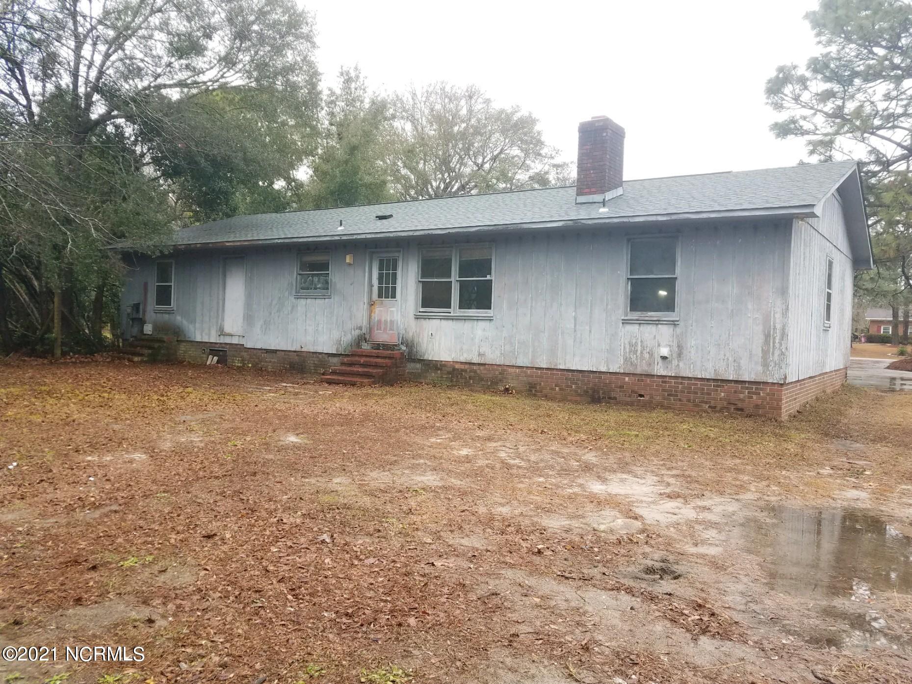 129 Country Place Road Wilmington, NC 28409 - Photo 3 of 25 47696