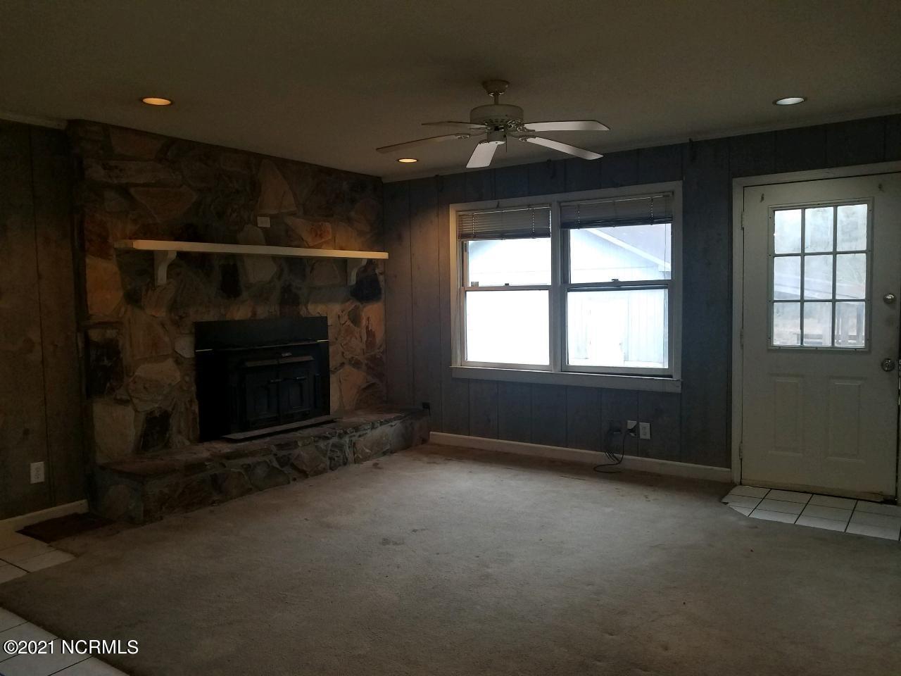 129 Country Place Road Wilmington, NC 28409 - Photo 8 of 25 47867