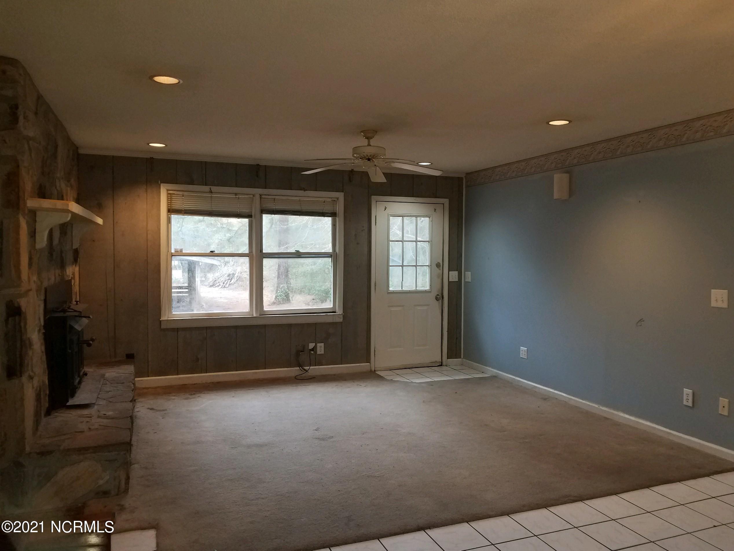 129 Country Place Road Wilmington, NC 28409 - Photo 9 of 25 47869