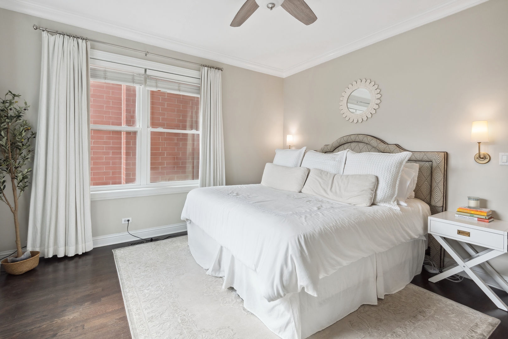 1327 West Roscoe Street, Unit 2 Chicago, IL 60657 - Photo 11 of 32 a bedroom with a bed and a window