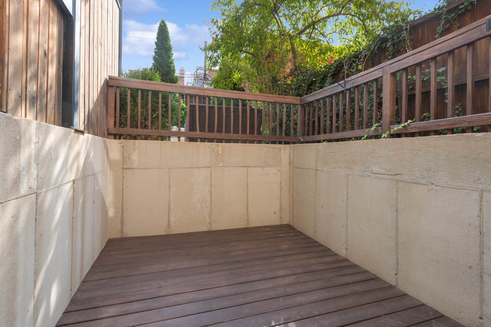 1327 West Roscoe Street, Unit 2 Chicago, IL 60657 - Photo 24 of 32 a view of deck