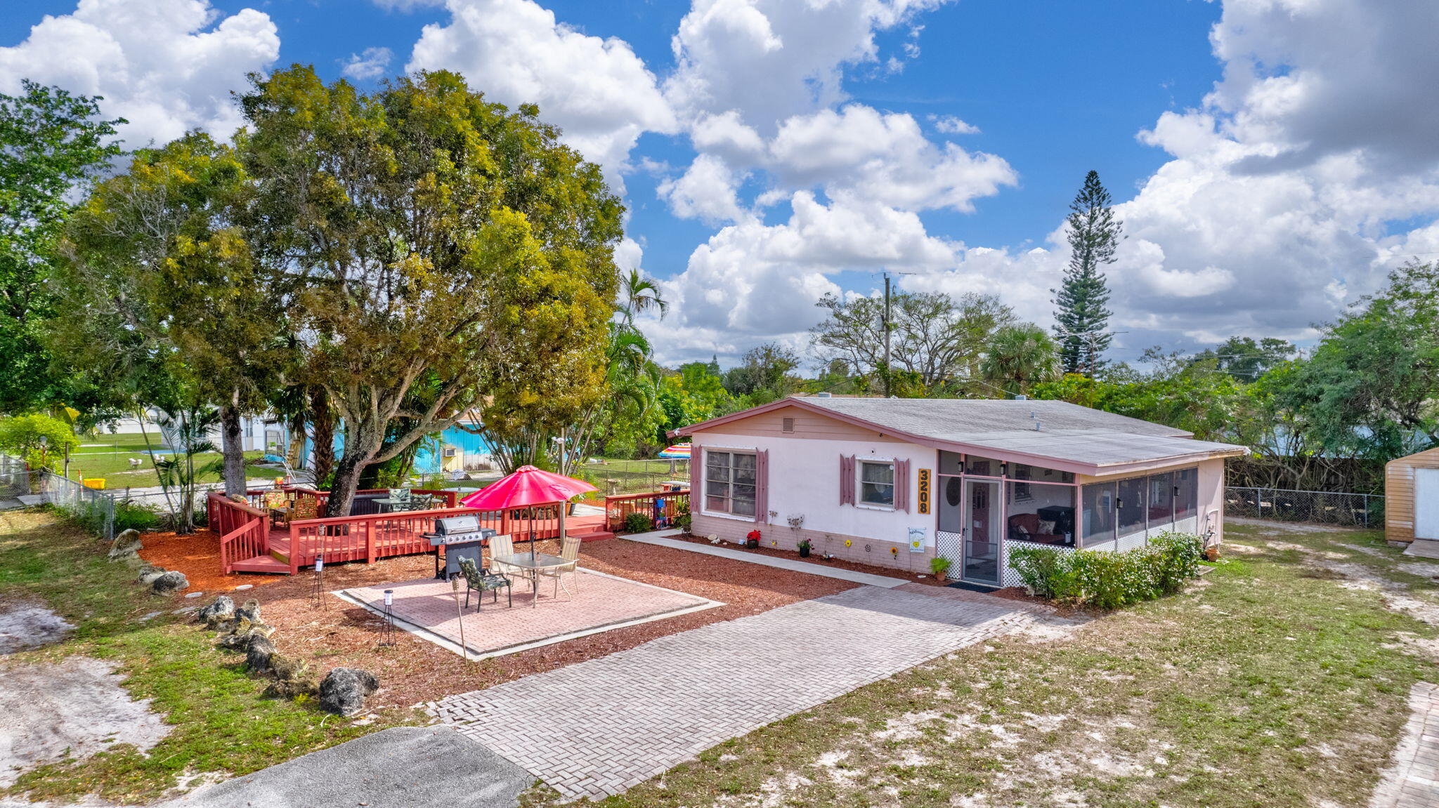 3208 Thelma Road Palm Springs, FL 33406 - Photo 55 of 79 54-web-or-mls-DJI_0542AA