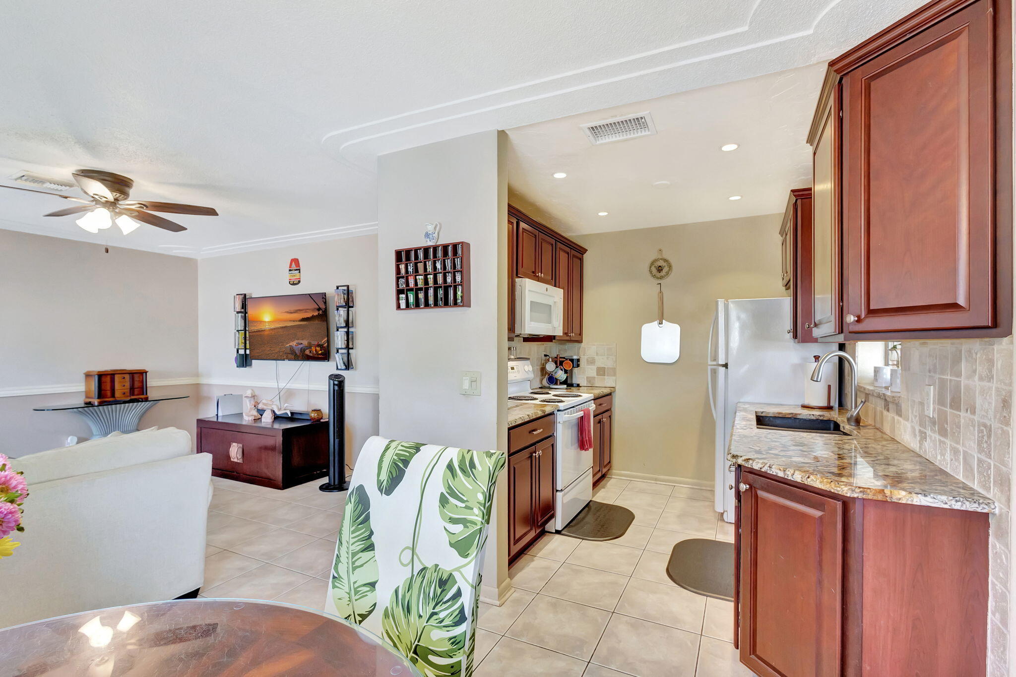 3208 Thelma Road Palm Springs, FL 33406 - Photo 8 of 79 7-web-or-mls-3 (46)