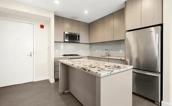 $3,600 | 80-82 Fenwood Road, Unit 1007, Boston, MA 02115