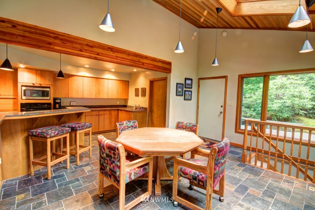 1505 Silver Beach Road Bellingham, WA 98229 - Photo 11 of 25 Gallery Image 11