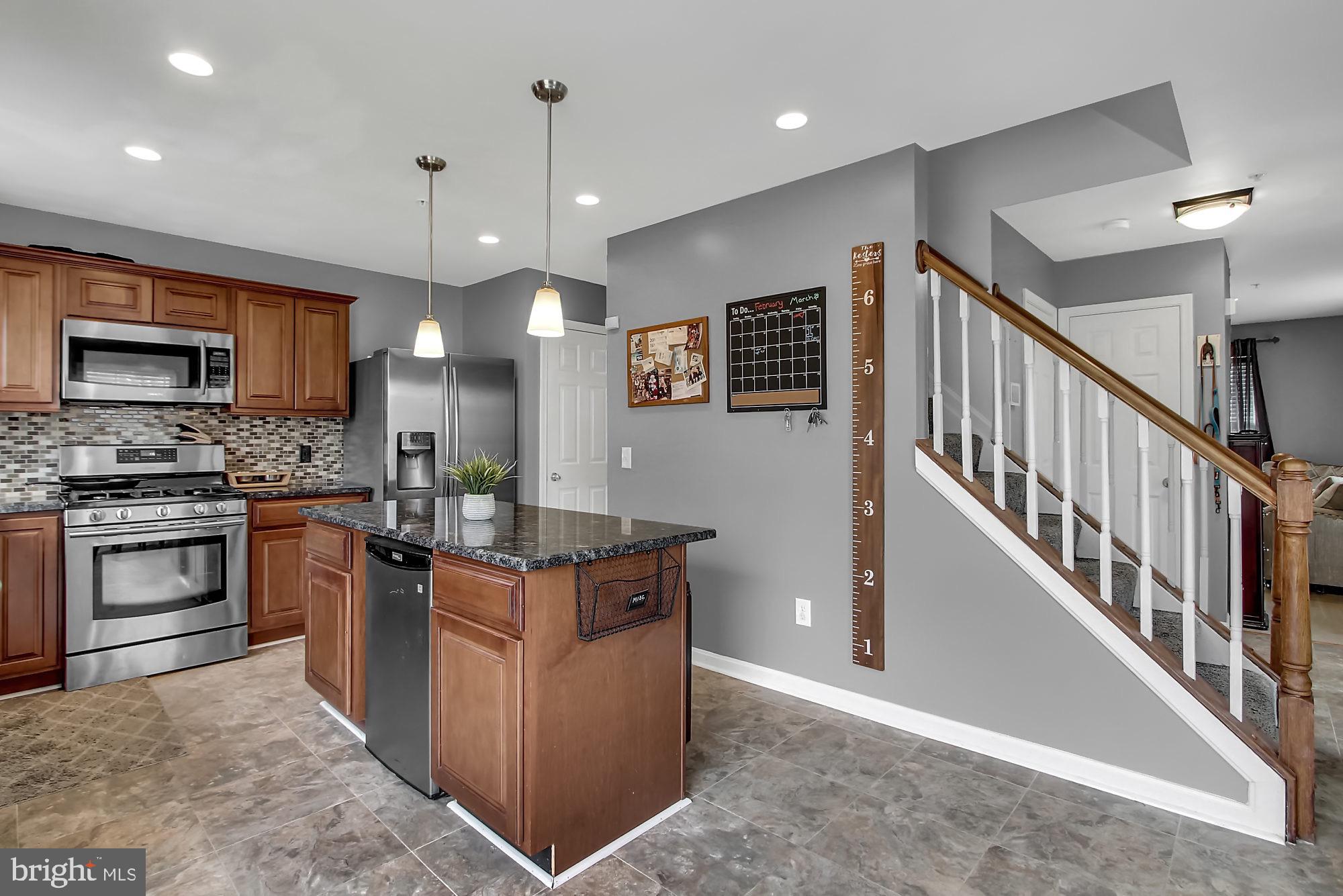 8700 Jarwood Road Baltimore, MD 21237 - Photo 7 of 22 Granite Counters