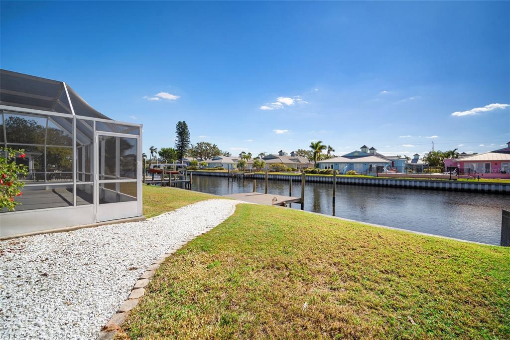 910 Spindle Palm Way Apollo Beach, FL 33572 - Photo 18 of 41