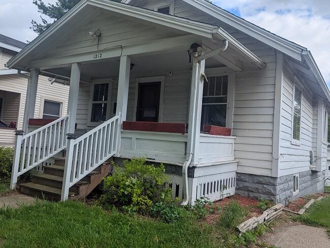 1212 Climax Street Lansing, MI 48912 - Photo 2 of 12 Side view