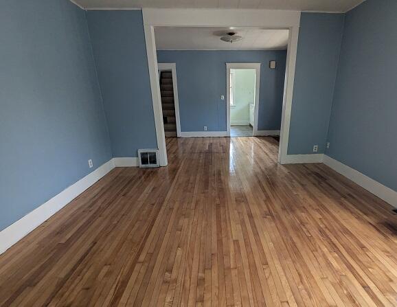 1212 Climax Street Lansing, MI 48912 - Photo 3 of 12 Livingroom