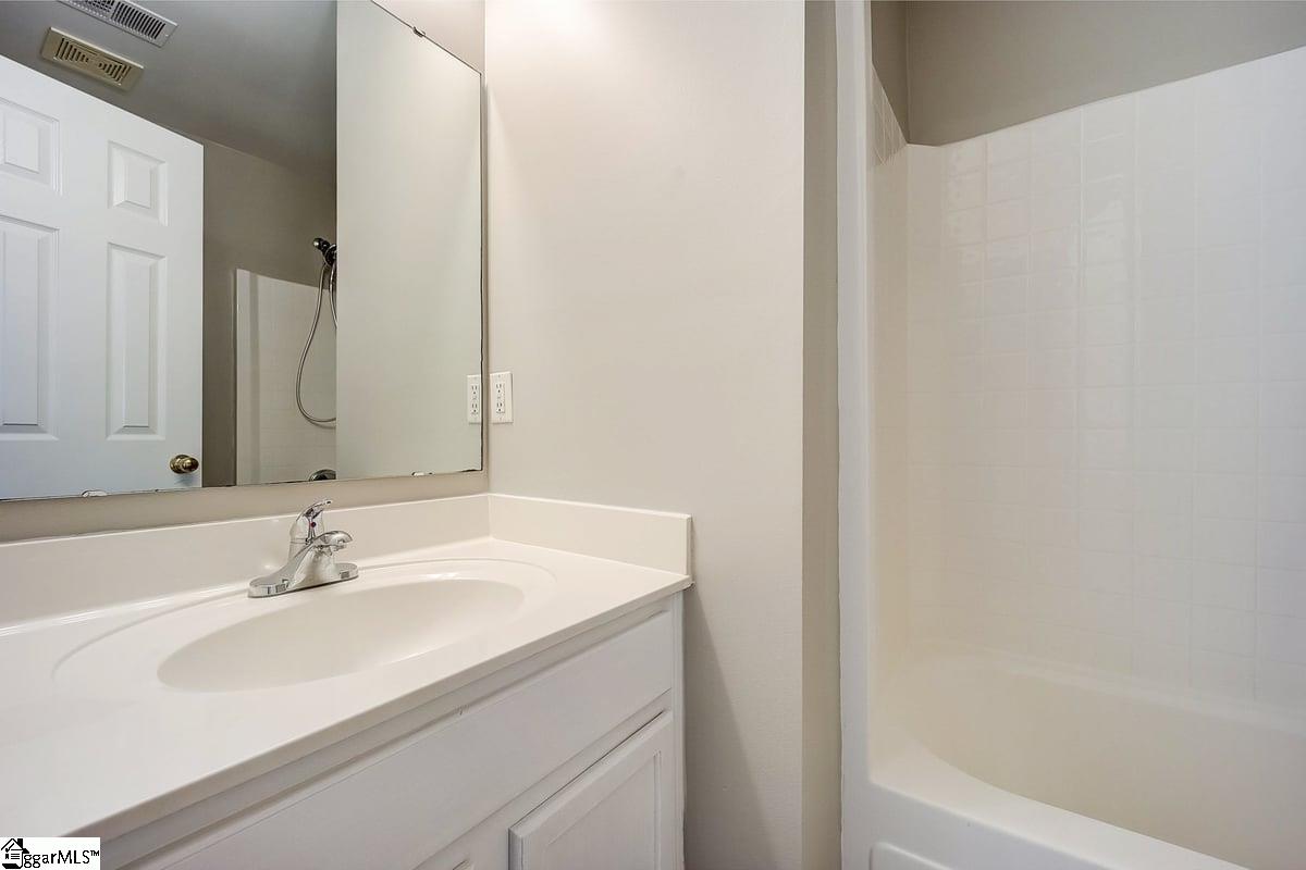 107 Hawkesbury Road Simpsonville, SC 29681 - Photo 18 of 32 Gallery Image 18