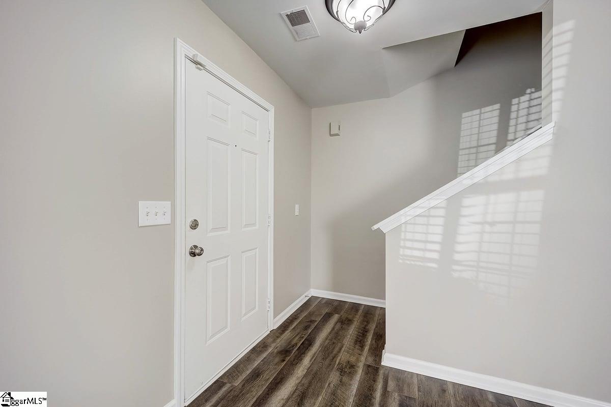 107 Hawkesbury Road Simpsonville, SC 29681 - Photo 2 of 32 Gallery Image 2