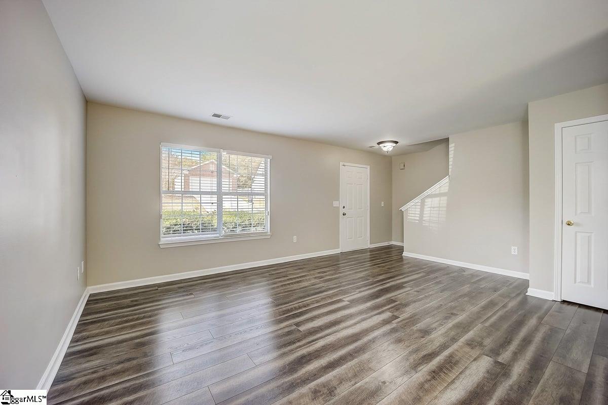 107 Hawkesbury Road Simpsonville, SC 29681 - Photo 5 of 32 Gallery Image 5