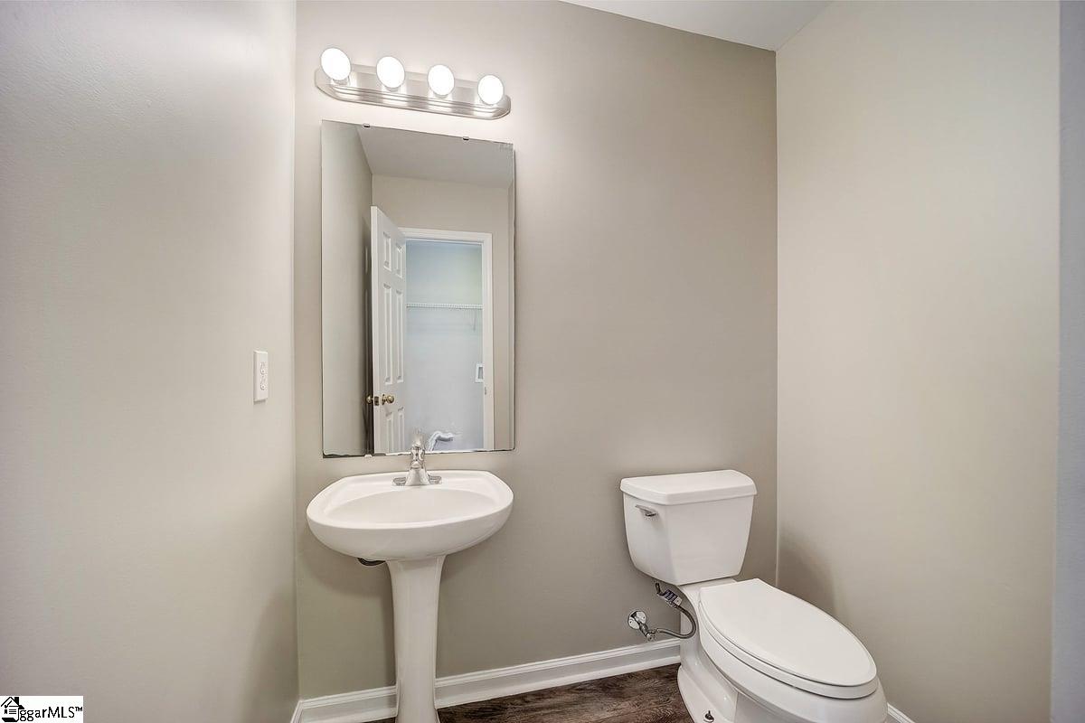 107 Hawkesbury Road Simpsonville, SC 29681 - Photo 10 of 32 Gallery Image 10