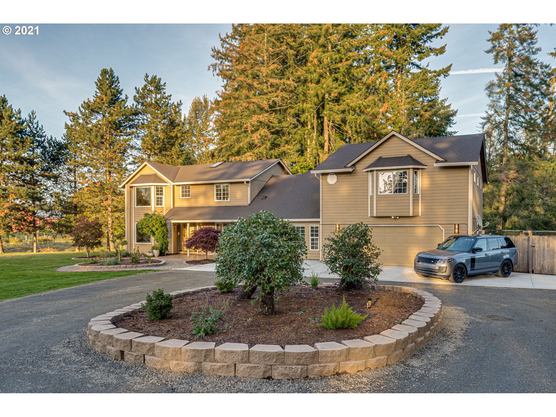 29010 Northwest 2nd Avenue Ridgefield, WA 98642 - Photo 31 of 32 front view of a house with a garden
