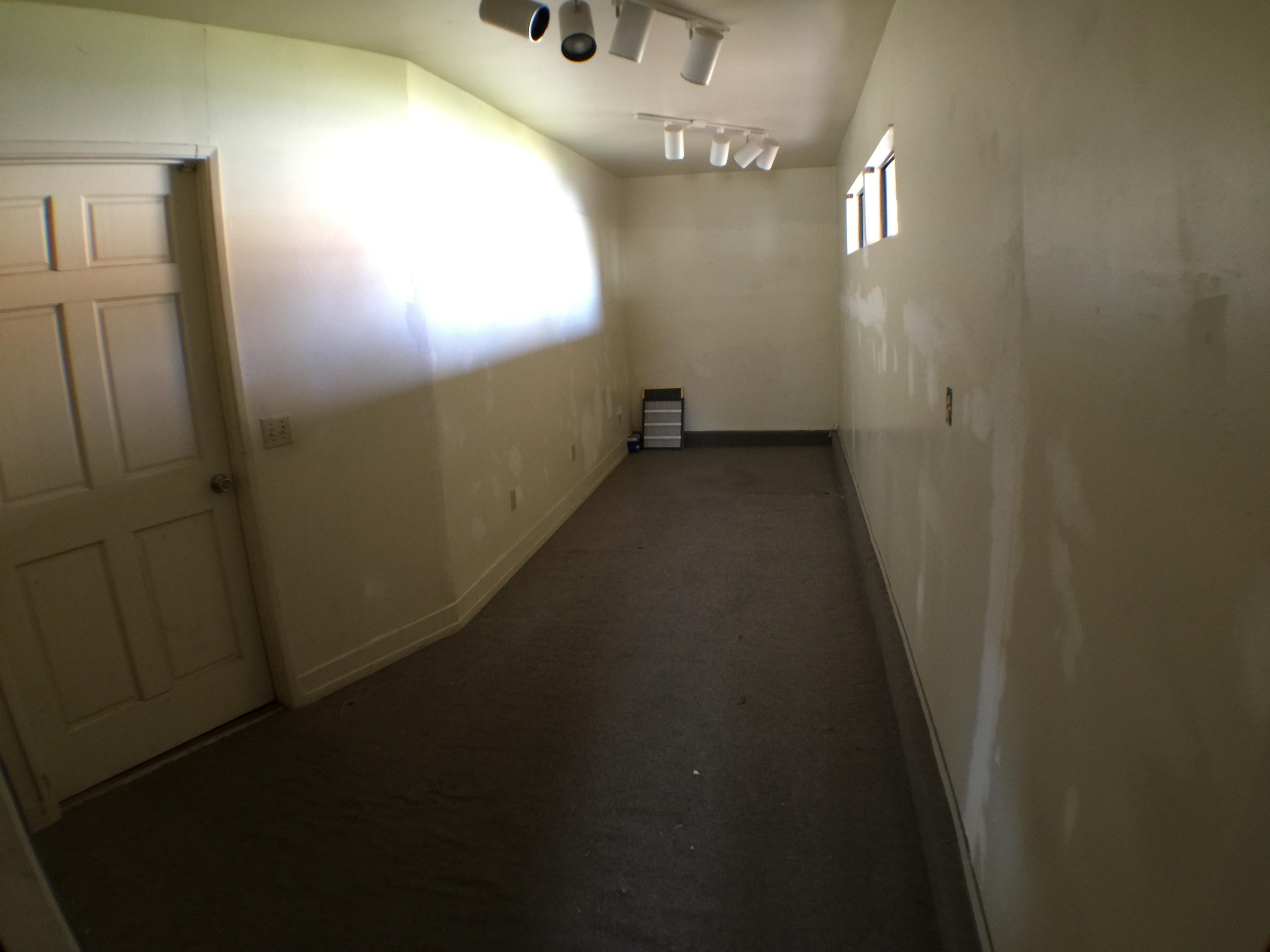 44020 Ruthron Avenue Lancaster, CA 93536 - Photo 19 of 22 Mudroom
