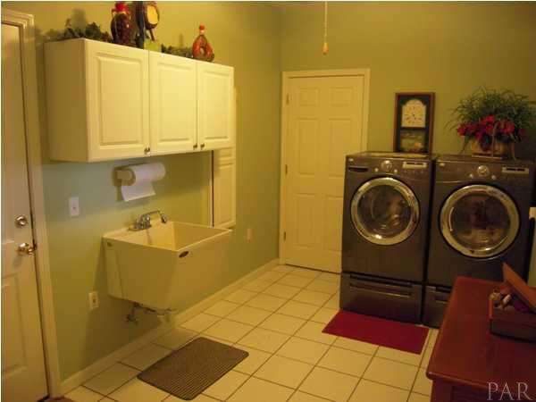 625 Copper Ridge Drive Cantonment, FL 32533 - Photo 10 of 17 Large Laundry Room