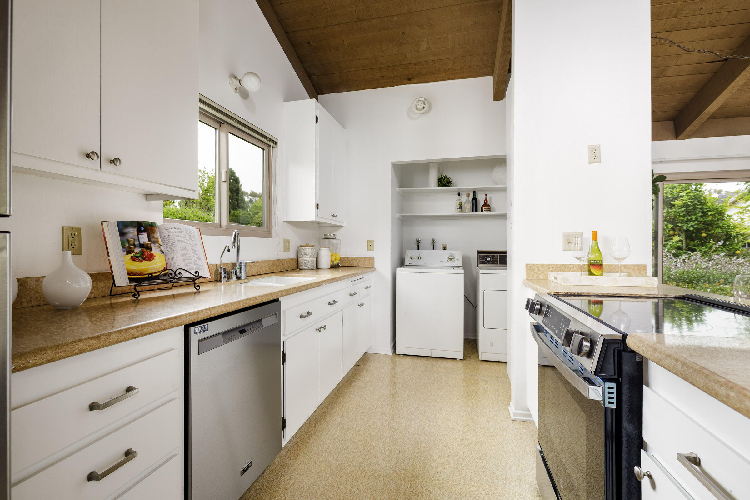 57 North San Marcos Road, Unit A Santa Barbara, CA 93111 - Photo 8 of 18 Kitchen