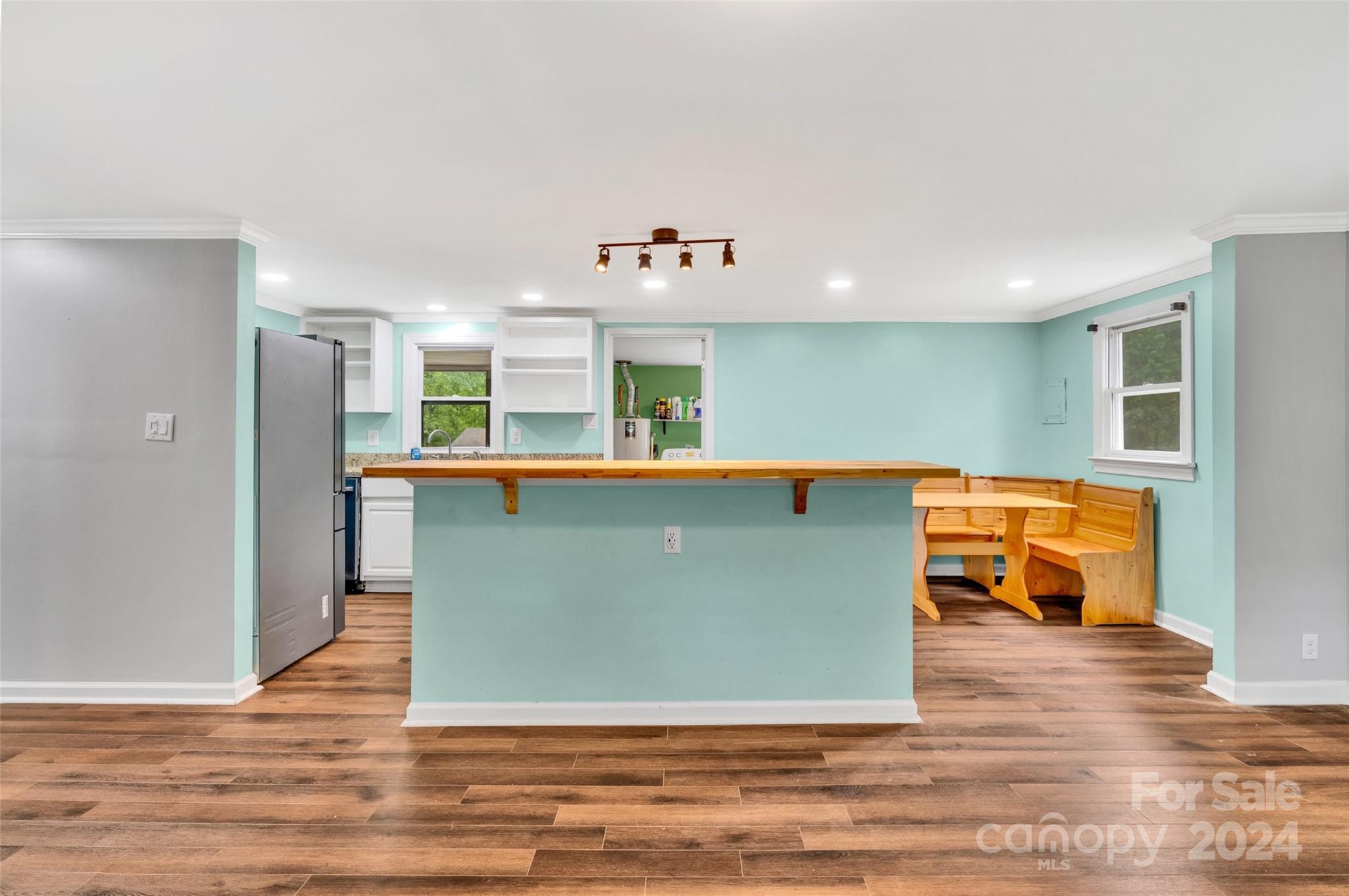 2670 Holbrook Road Fort Mill, SC 29715 - Photo 10 of 26 a view of a living room and kitchen