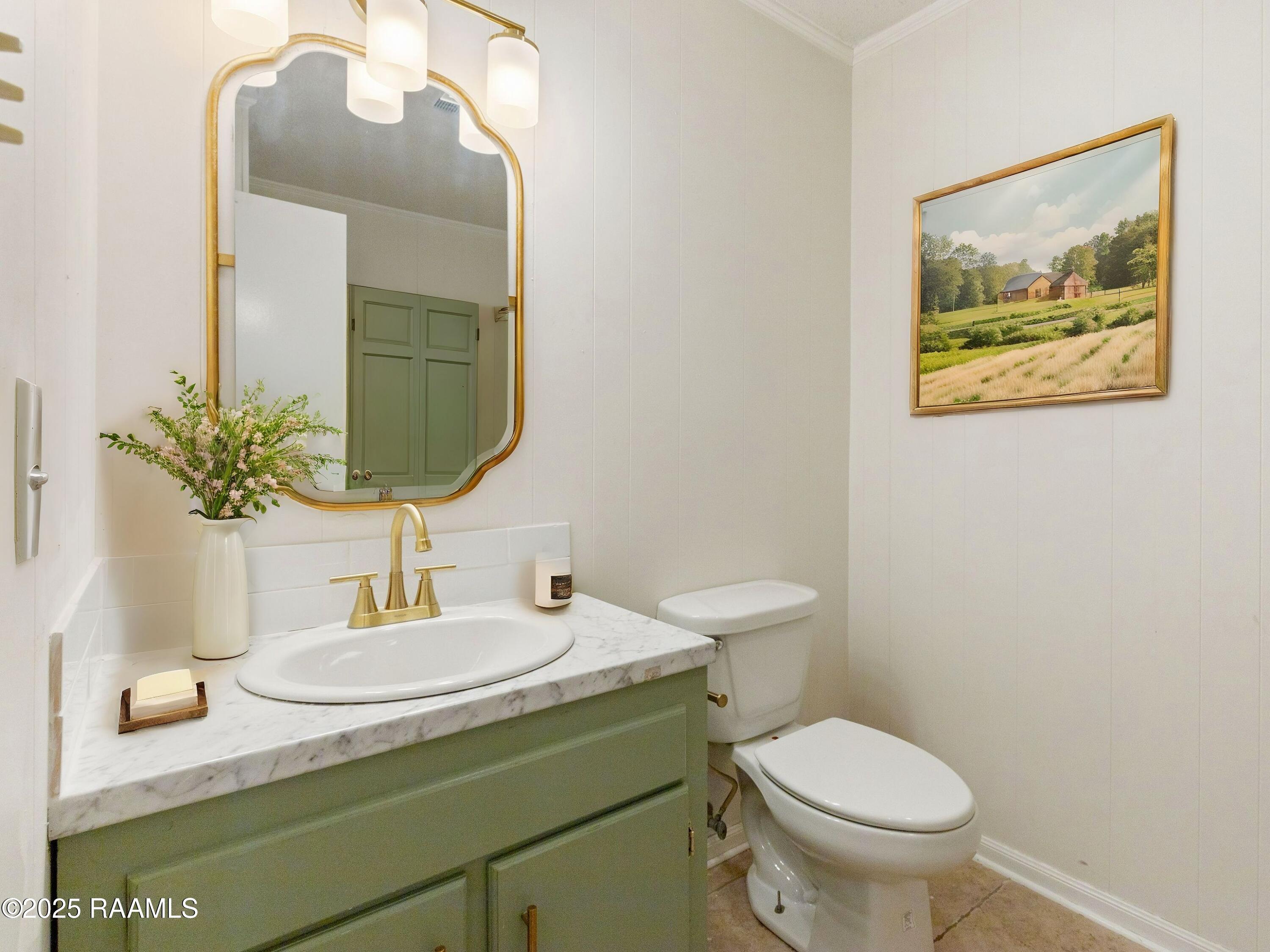 206 L Dubois Road New Iberia, LA 70560 - Photo 11 of 15 206 L DUBOIS BATH 1
