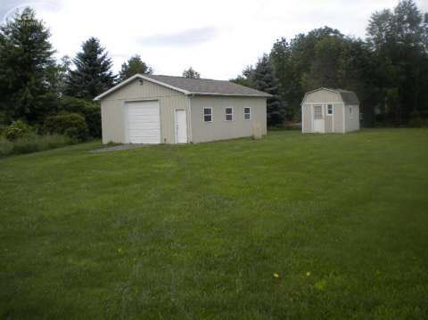 12300 Hogan Road Gaines, MI 48436 - Photo 8 of 11 20364222-7.JPG