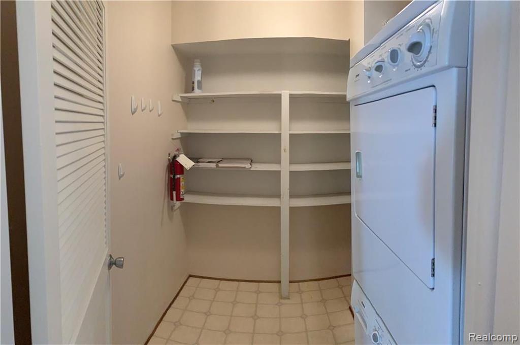 24066 Middlebelt Road, Unit 40 Farmington Hills, MI 48336 - Photo 12 of 17